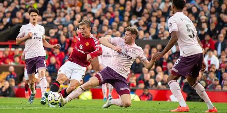 Manchester United, geriye düştüğü maçta 3 puan almayı bildi