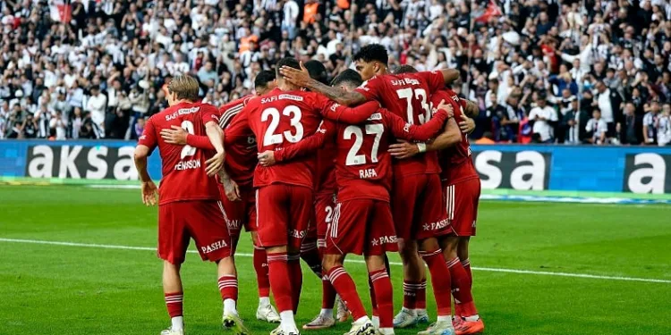 Beşiktaş yenilmezlik serisini sürdürdü