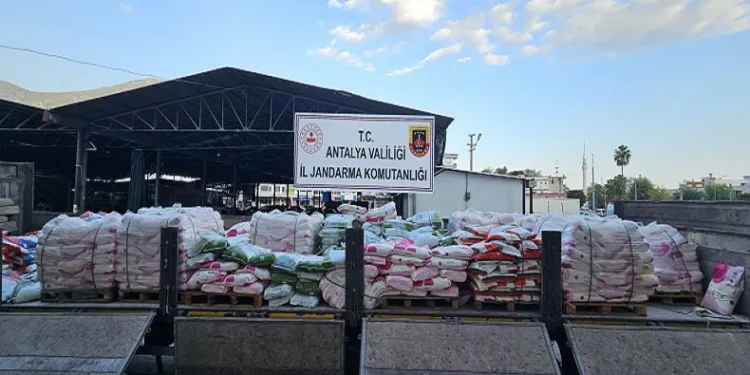 Tırda 17 ton sahte gübre ele geçirildi