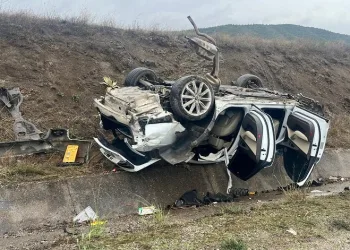 Takla atan milyonluk otomobil hurda yığınına döndü