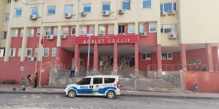 Engelli genç kıza cinsel istismar uyguladığı iddia edilen sanıklar beraat etti