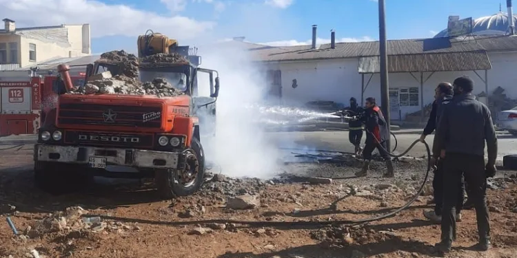 Kahramanmaraş’ta kamyon yangını