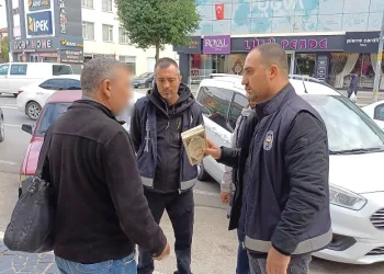 Kitap satıcısına zabıtadan ödüllük soru