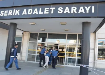 Servis aracı bekleyenleri kurşun yağmuruna tutan 3 şüpheliden 2’si tutuklandı