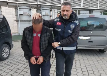 Tırda 40 kaçak göçmen yakalandı: Tır sürücüsü gözaltına alındı
