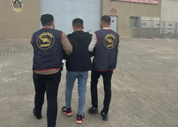 Hırsızlık suçundan 12 yıl cezası bulunan firari yakalandı
