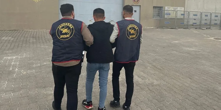 Hırsızlık suçundan 12 yıl cezası bulunan firari yakalandı