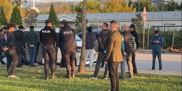 Karamürsel’de bir kişi aracında ölü bulundu