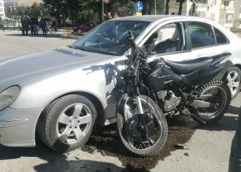 Otomobil ile motosiklet çarpıştı: 1 yaralı