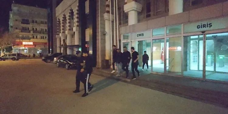 Polis ekipleri göçmen kaçakçılarına göz açtırmıyor
