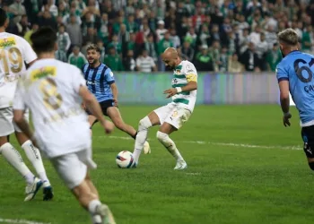 Bursaspor dolu dizgin devam ediyor