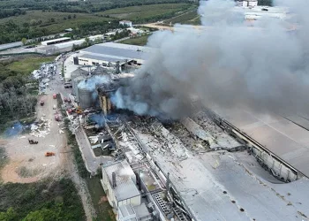 Kuşadası açıklarında 17 düzensiz göçmen kurtarıldı