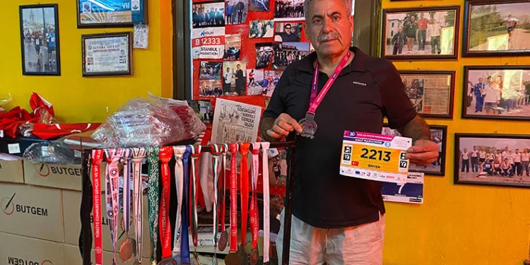 Bursalı esnaf yarı maratonda Türkiye’yi temsil etti