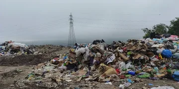 Çöp yığınları tehlike saçıyor