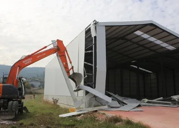 Tahtalı’da kaçak depo yerle bir edildi