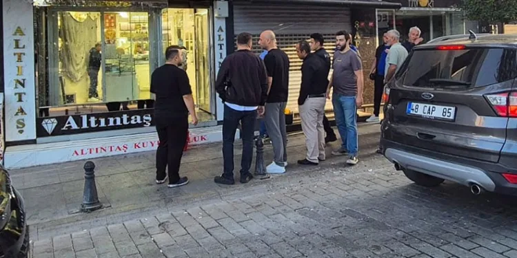 Silivri’de kuyumcu soygunu, 2 kilo altın çalındı