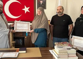 Alman anne-kız Müslüman oldu