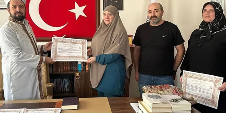 Alman anne-kız Müslüman oldu