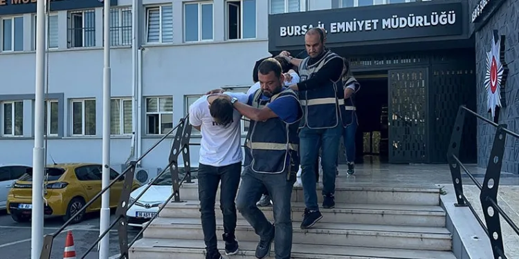 Bursa’da fuhuş operasyonu : 4 kadın kurtarıldı