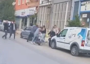 Bursa’da iki esnafın kavgasında yumruklar konuştu