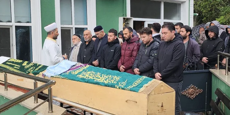 Karbonmonoksit gazından ölen çift toprağa verildi