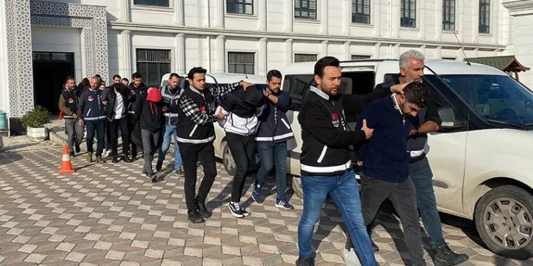 Kargo dolandırıcılığına polis operasyonu: 11 gözaltı