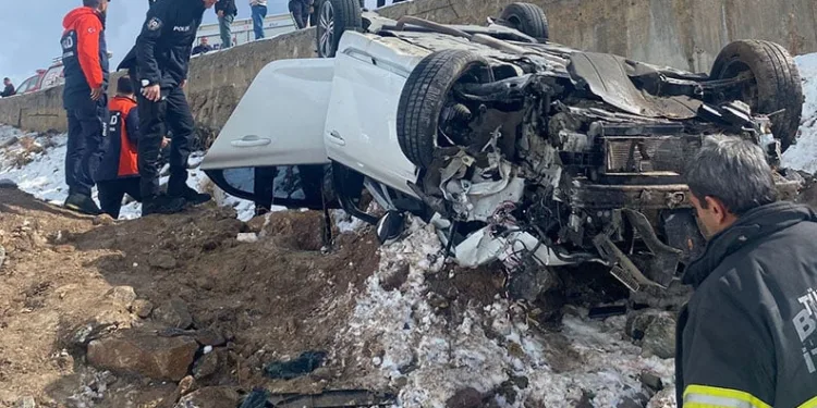Otomobil yayaya çarpıp takla attı: 1 ölü
