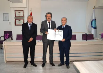 İlahiyat Fakültesinde bayrak değişimi