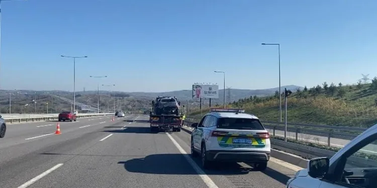 Kuzey Marmara Otoyolu’nda otomobiller çarpıştı: 5 yaralı