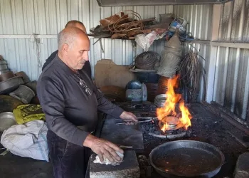 57 yıllık kalay ustası zamana direniyor