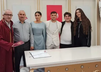 Maçın ardından nikah masasına oturdu