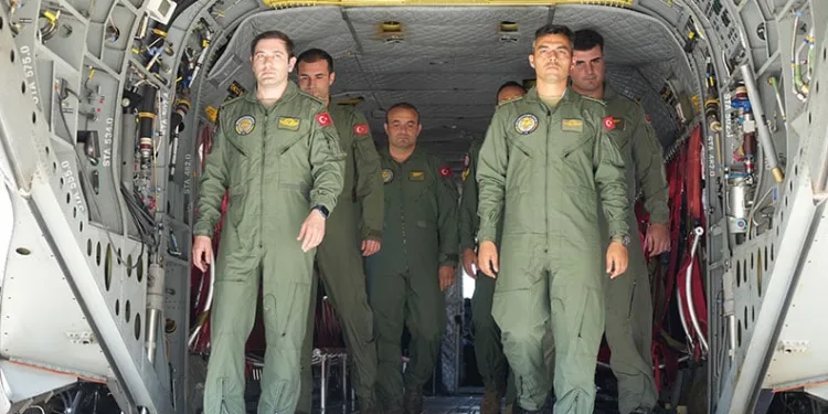 Kara Havacılık Komutanlığı yangınlara geçit vermiyor