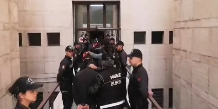 Bursa’da dev uyuşturucu operasyonu: 53 kişi tutuklandı