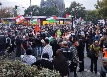 Berlin’de Filistin’e destek gösterisine polisten müdahale