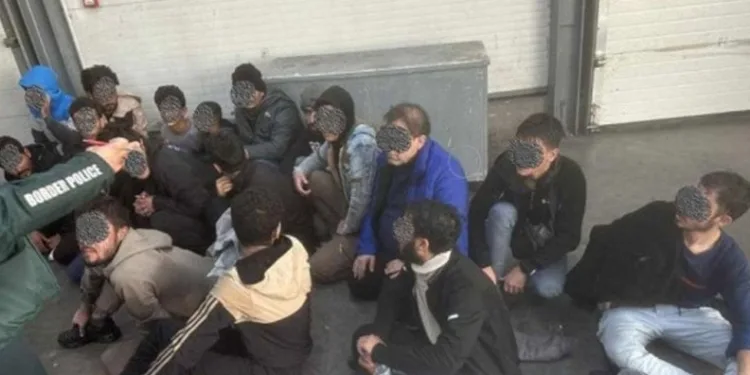 Avrupa hayalleri kamyonet kasasında kaldı