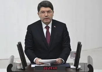 “Kadına yönelik şiddet kırmızı çizgimiz”