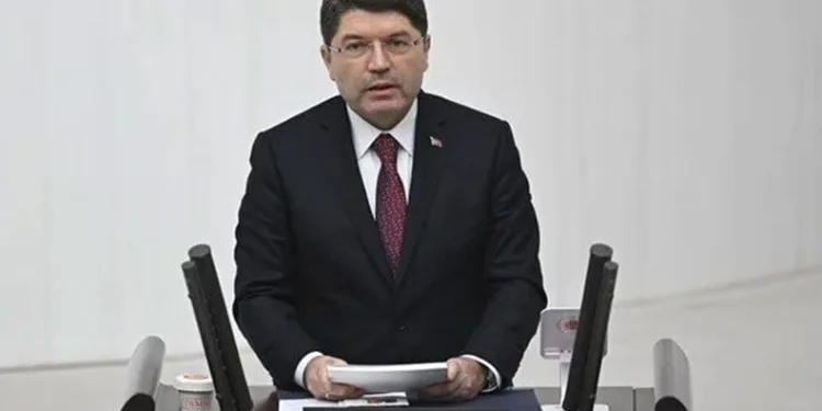 “Kadına yönelik şiddet kırmızı çizgimiz”