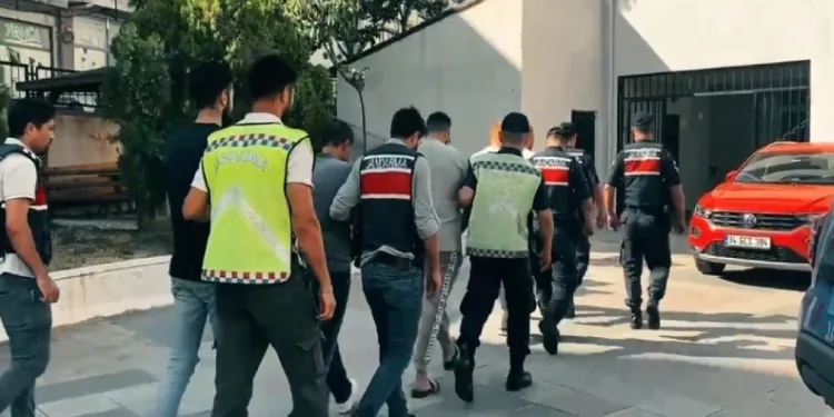 Aranan 113 şahıs tutuklandı