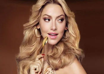 Hadise ilk oyunculuk deneyimiyle sosyal medyayı salladı