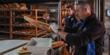 Zabıtadan ekmek fiyat tarifesi ve gramaj denetimi
