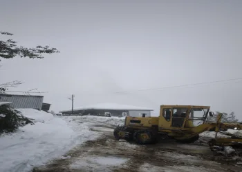 Ekiplerin karla mücadelesi erken başladı