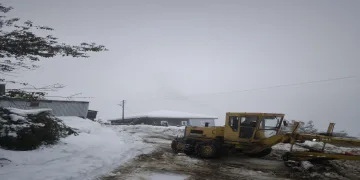 Ekiplerin karla mücadelesi erken başladı