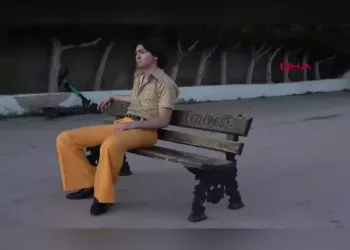 Ferdi Tayfur Hayranı Genç Nostalji Estiriyor
