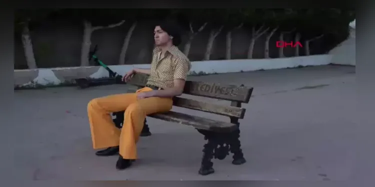 Ferdi Tayfur Hayranı Genç Nostalji Estiriyor