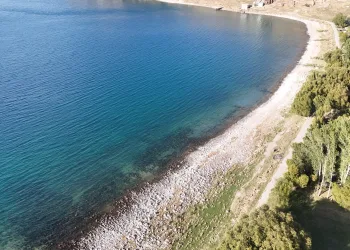 Van Gölü her geçen yıl biraz daha çekiliyor