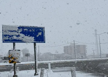 Mevsimin ilk karı yağdı