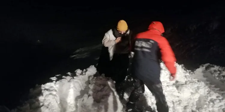 Yayla’da mahsur kalan vatandaşlar kurtarıldı