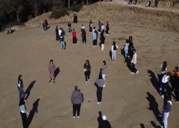 Öğrencilerden doğa yürüyüşü