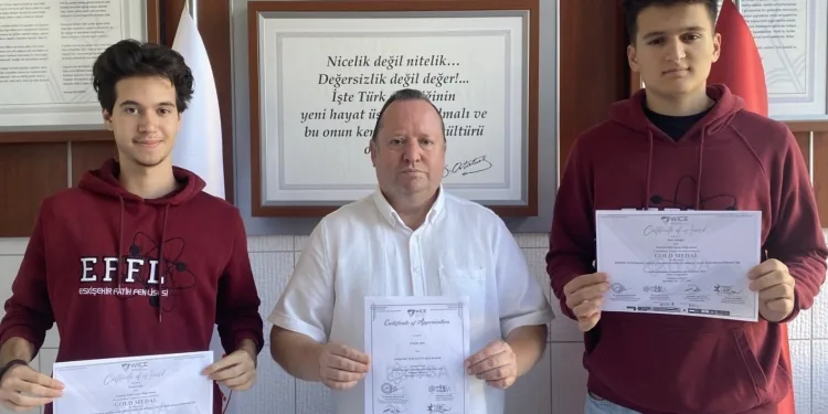 Fen Lisesi dünya birincisi oldu