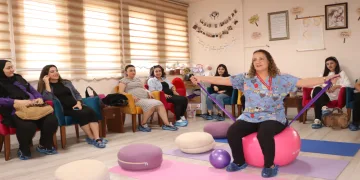 Gebe Okulu eğitimleri ile anneler bilgilendiriliyor